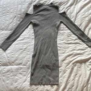 Chic Long Sleeve Cold Shoulder Dress in Gray